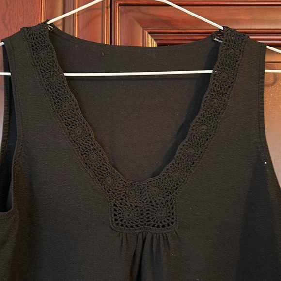 VINTAGE black embroidered camisole/tank size small/medium - Picture 3 of 9